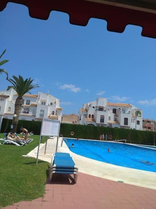 Alex Bungalow Torrevieja Exterior foto